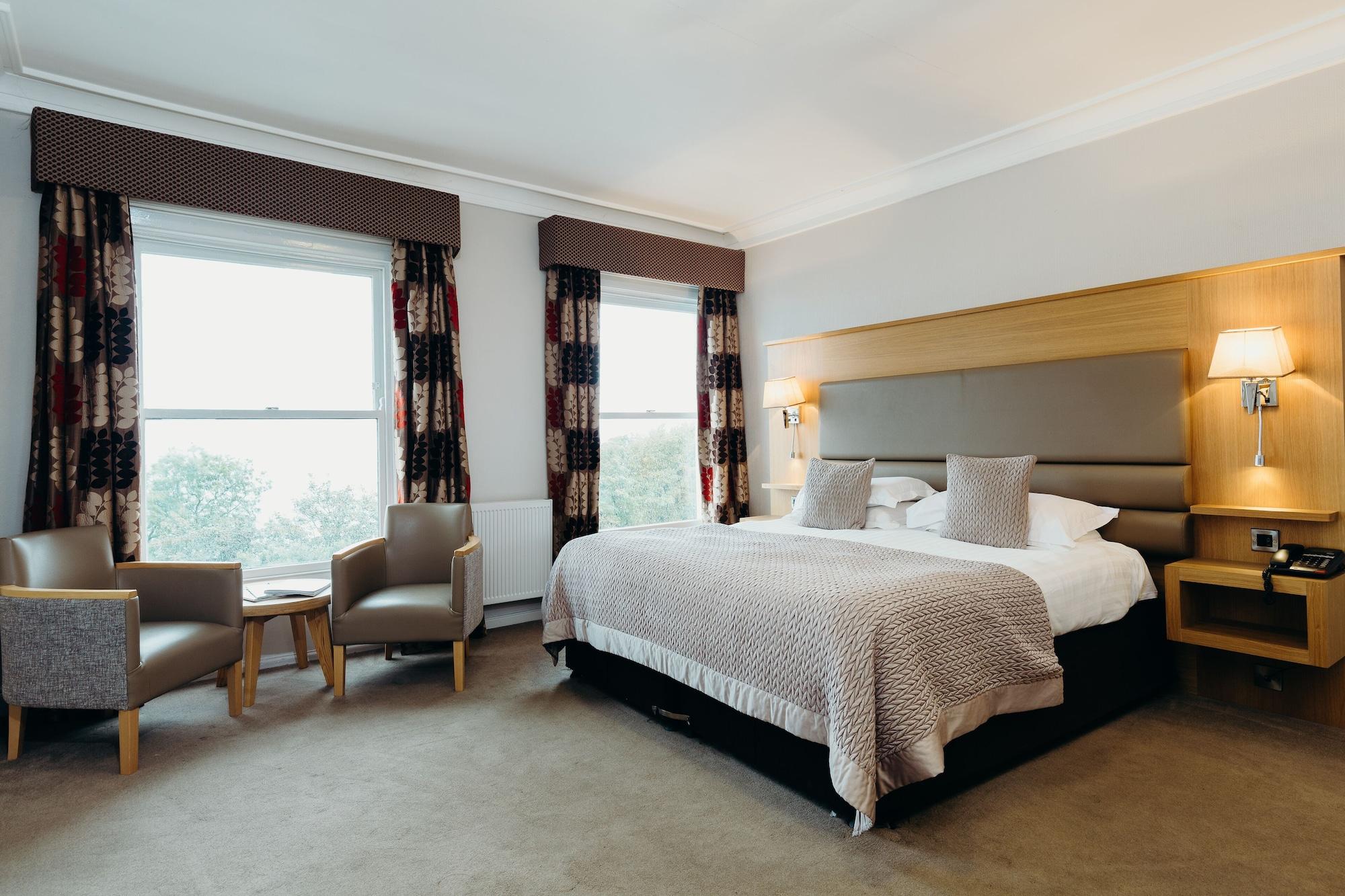 Hotel Crown By Compass Hospitality 4*