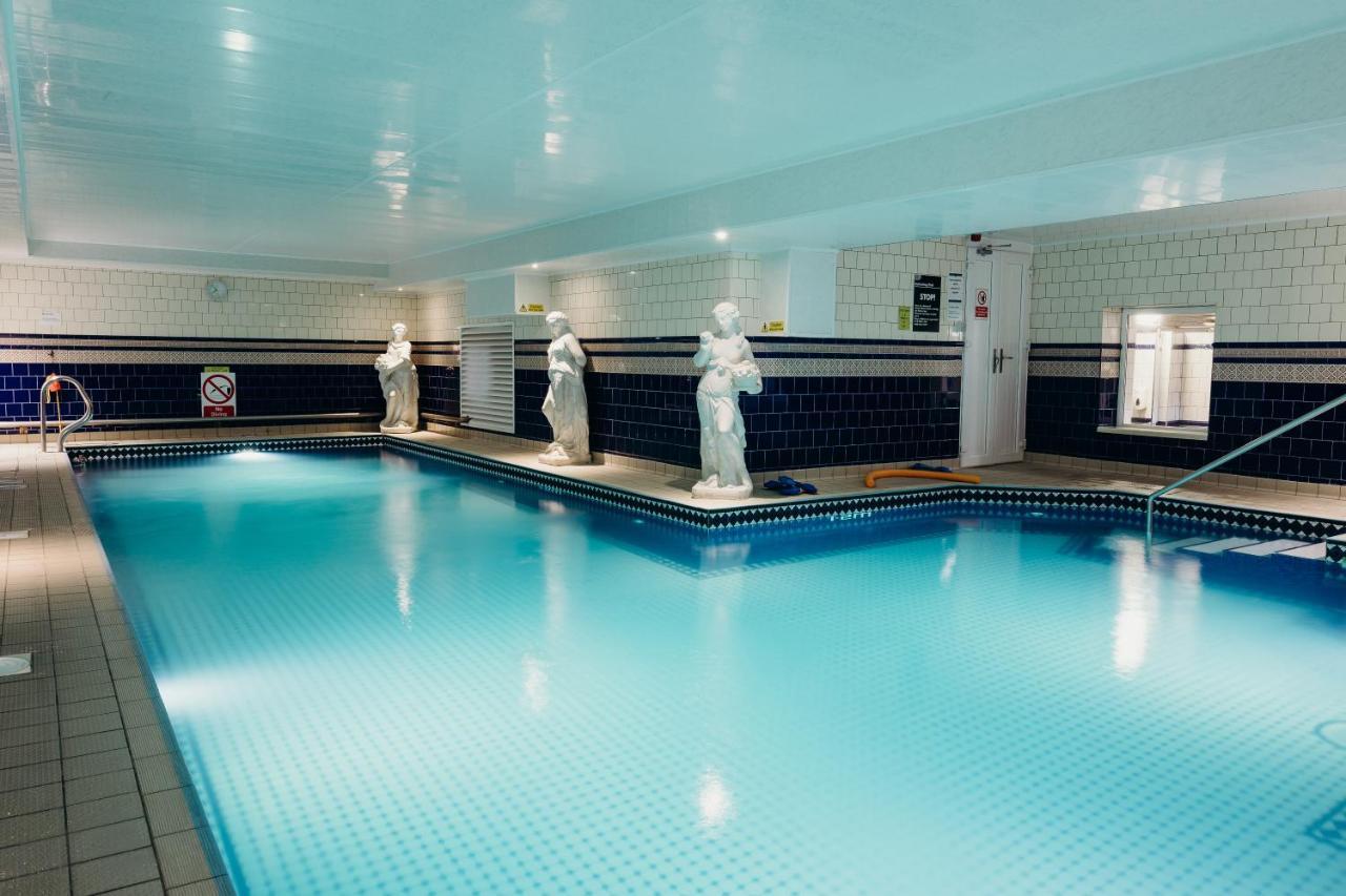 Hotel Crown By Compass Hospitality 4*